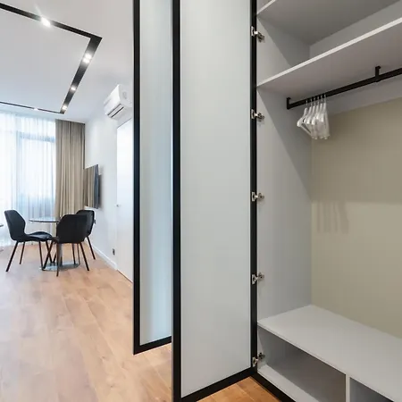 Petrovdom 2-5 New In Rc Novopecherski Lypky, 19b Andrii Verkhogliad Street * Kyiv